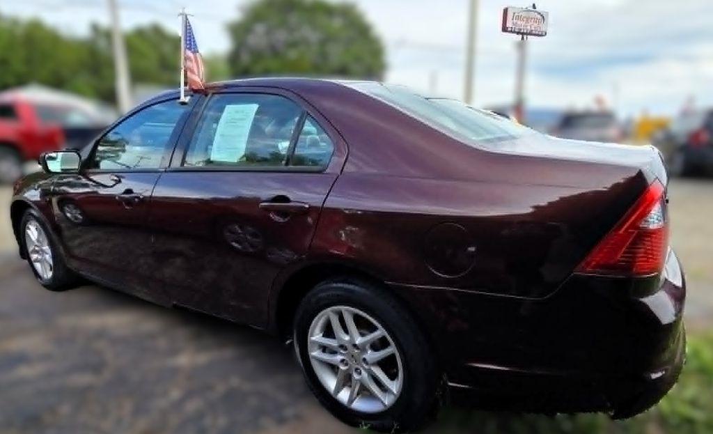 Ford Fusion S 2012