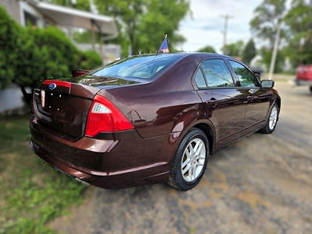 Ford Fusion S 2012