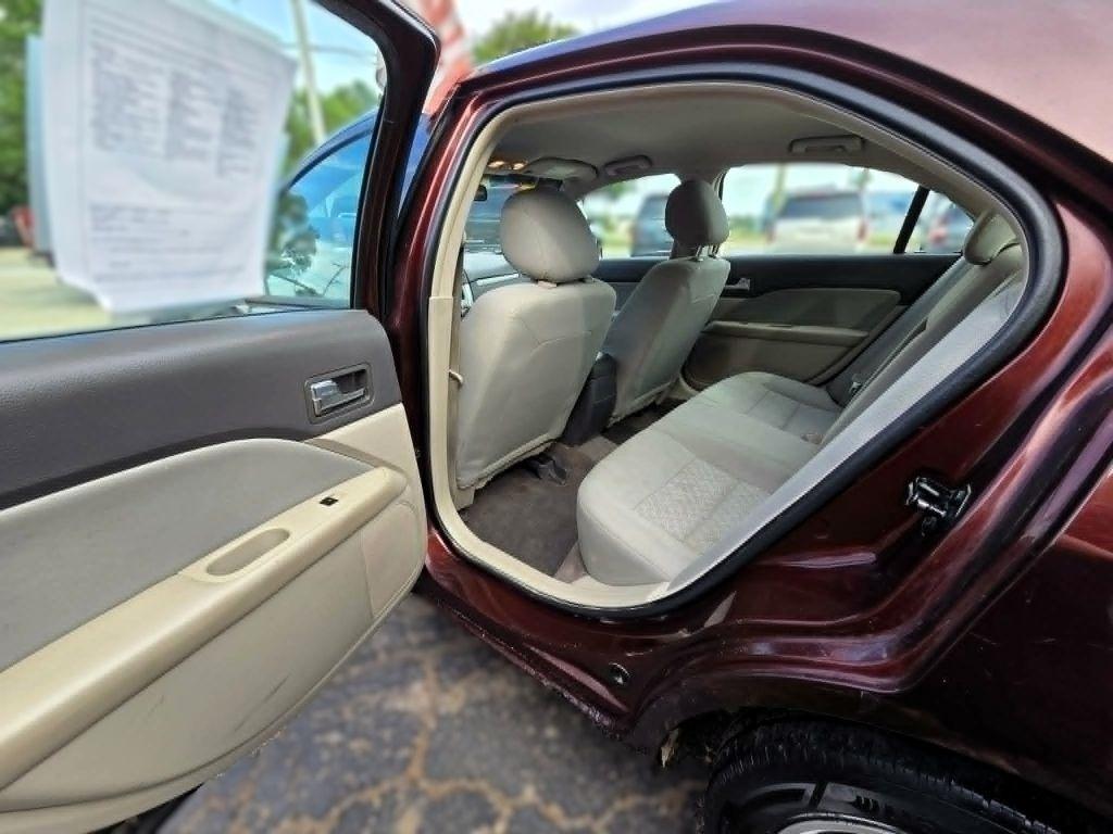 Ford Fusion S 2012