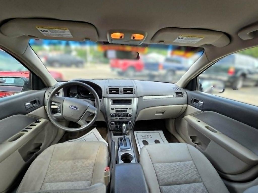 Ford Fusion S 2012