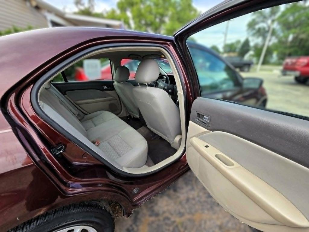 Ford Fusion S 2012