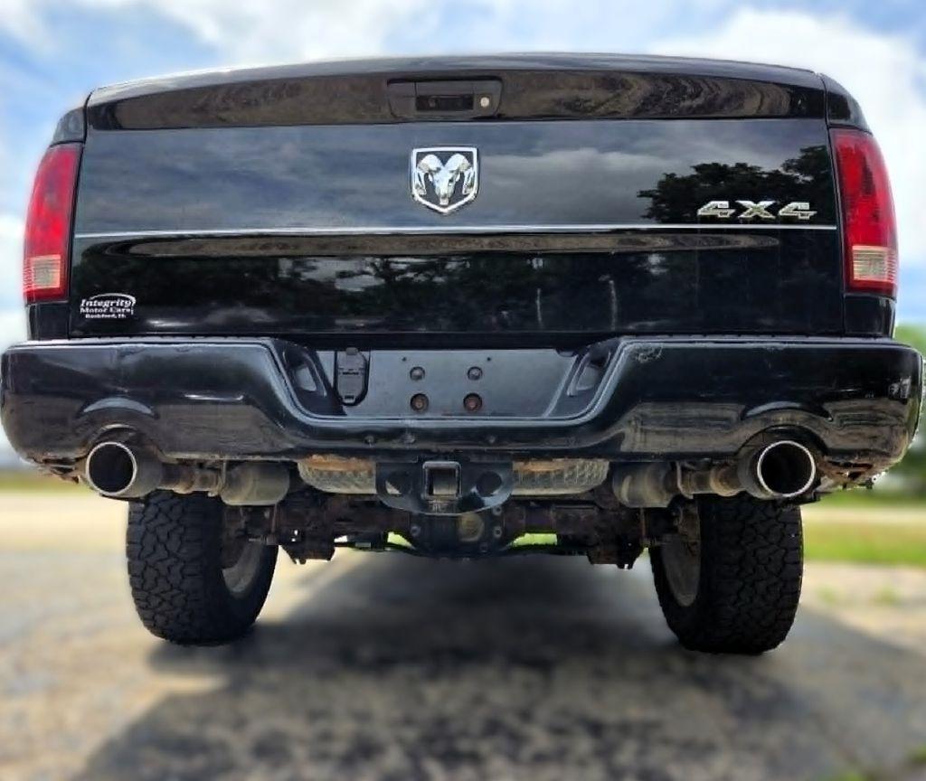 RAM 1500 ST Quad Cab 4WD 2012