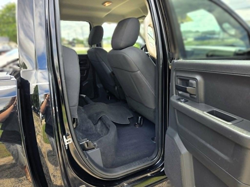 RAM 1500 ST Quad Cab 4WD 2012