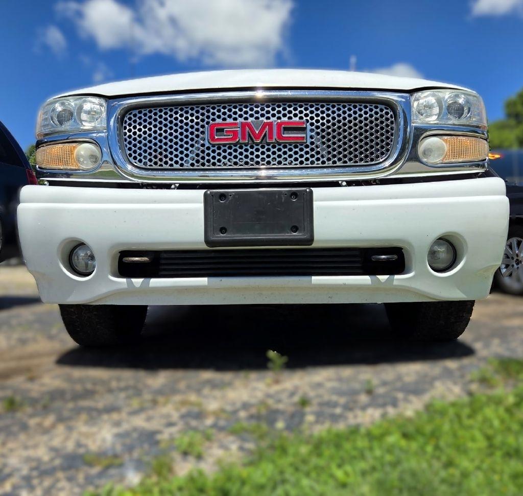 GMC Yukon Denali XL 2003