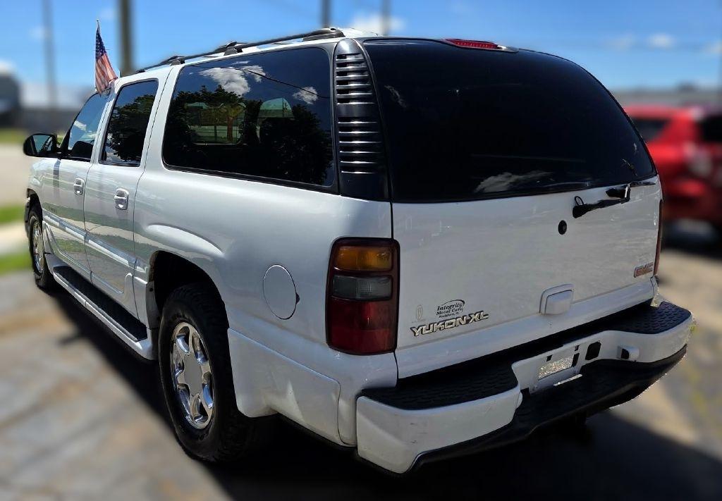 GMC Yukon Denali XL 2003