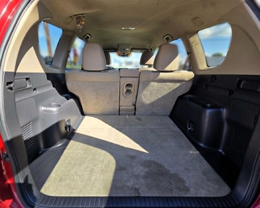 Toyota RAV4 Base I4 2WD 2011