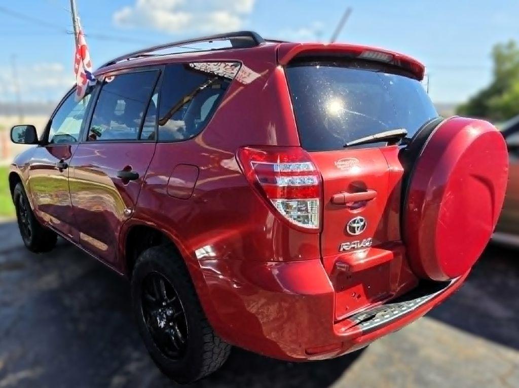 Toyota RAV4 Base I4 2WD 2011