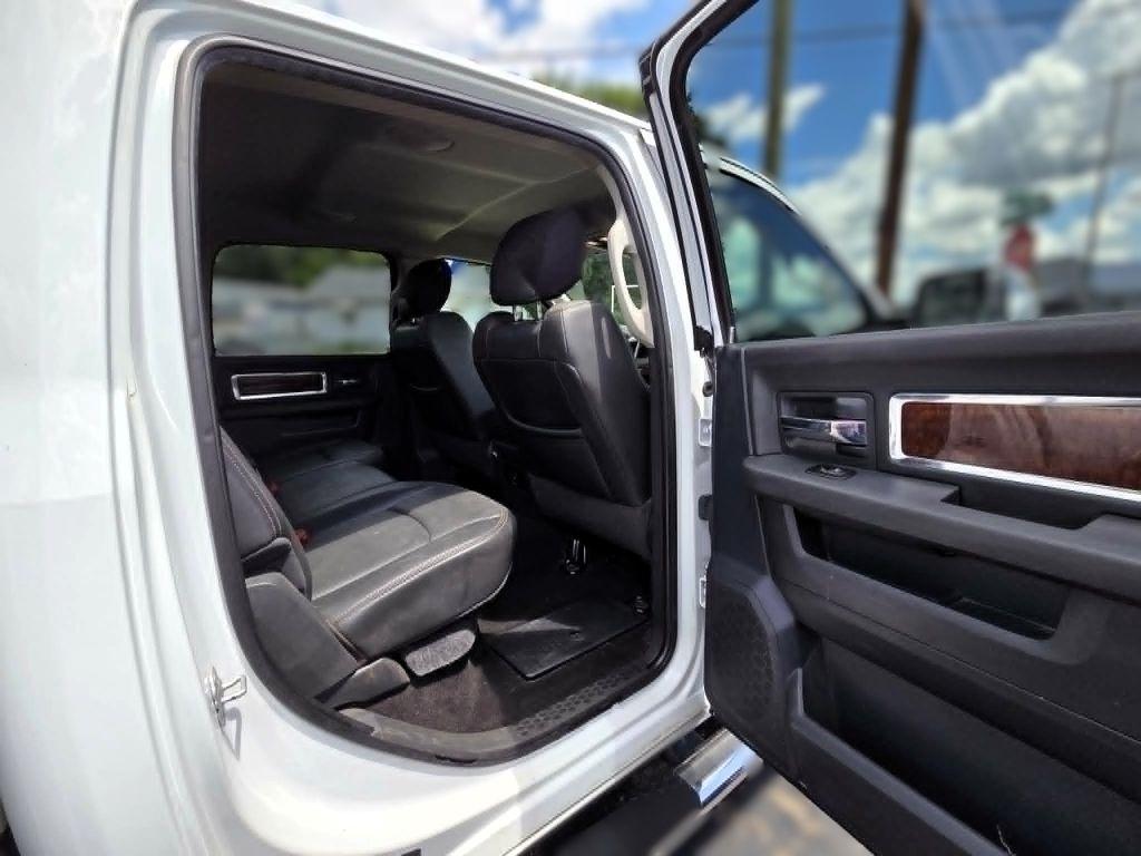 RAM 1500 Laramie Crew Cab 4WD 2010