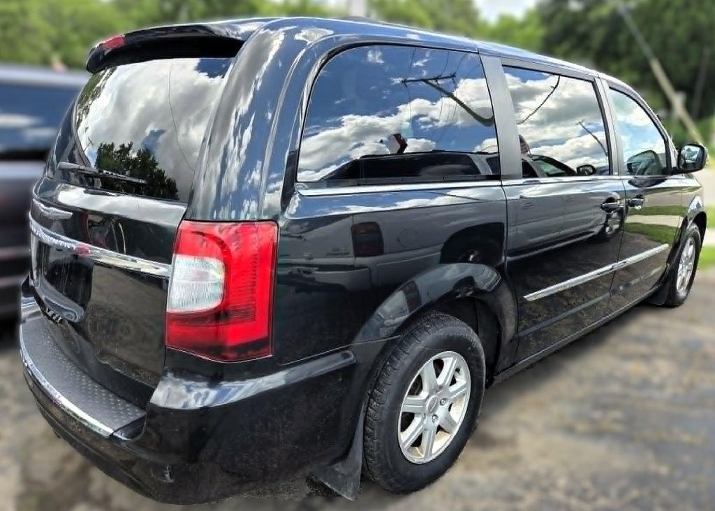 Chrysler Town & Country Touring 2013