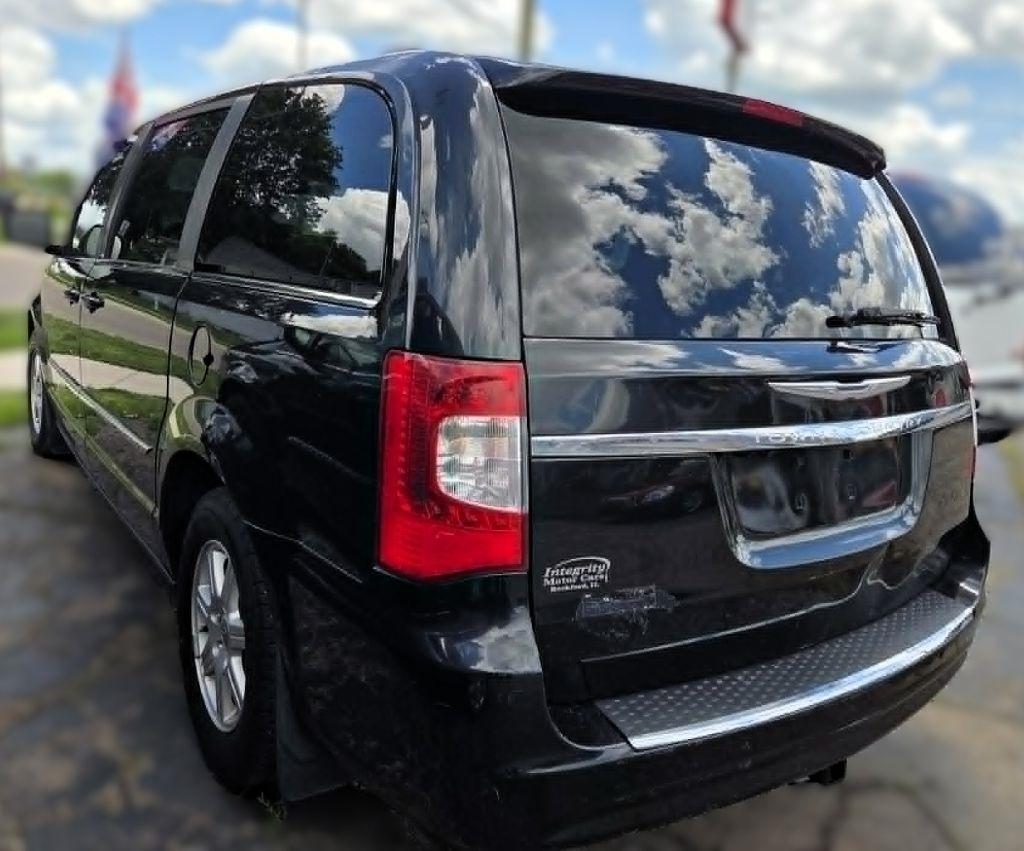 Chrysler Town & Country Touring 2013