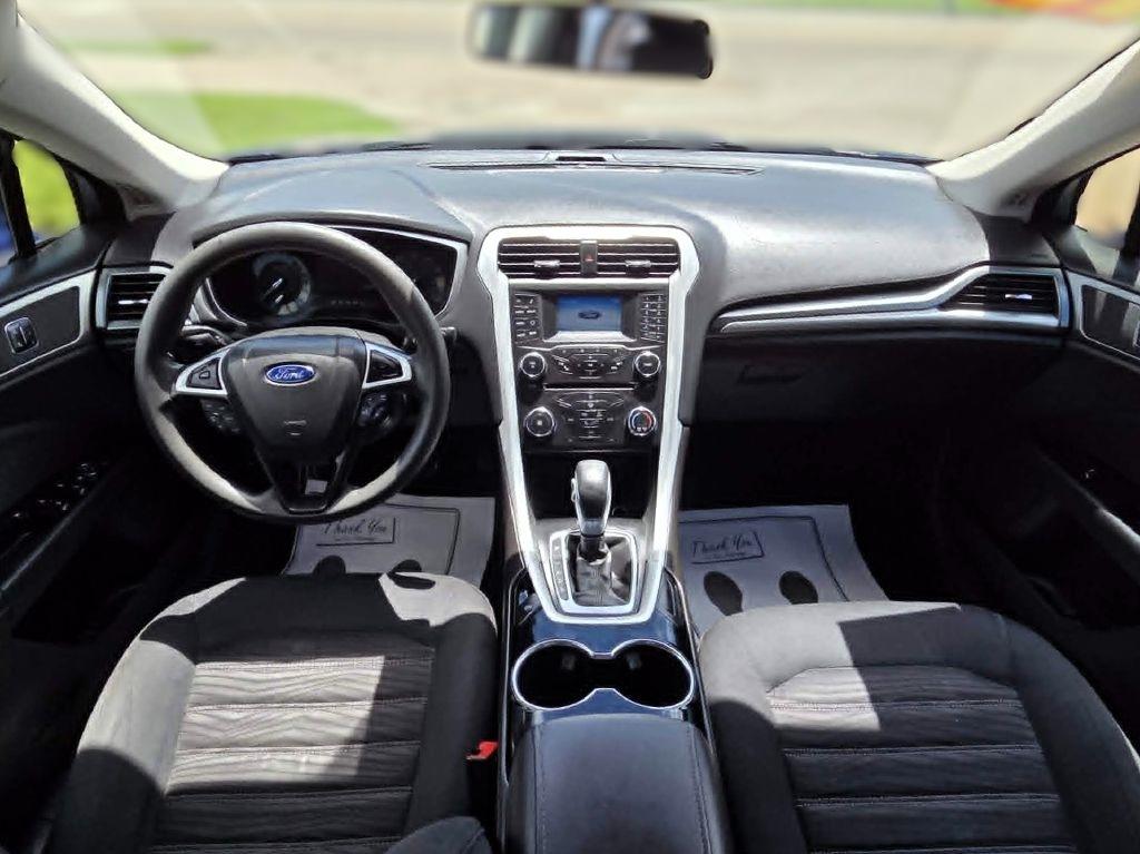Ford Fusion SE 2016