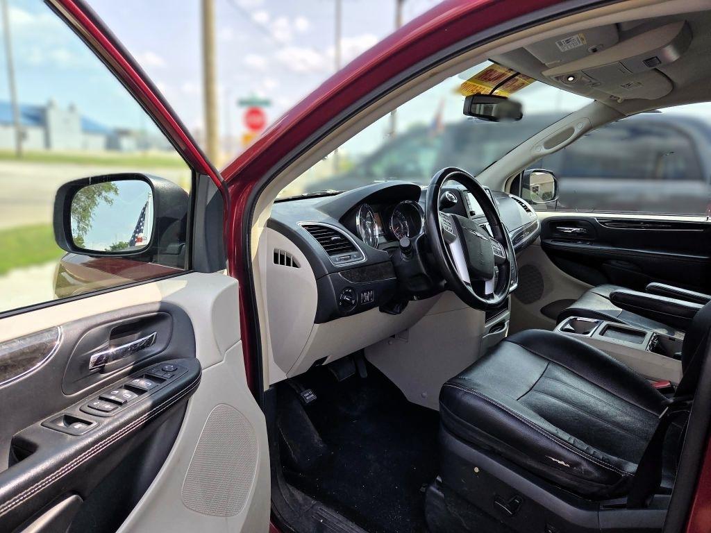 Chrysler Town & Country Touring 2014