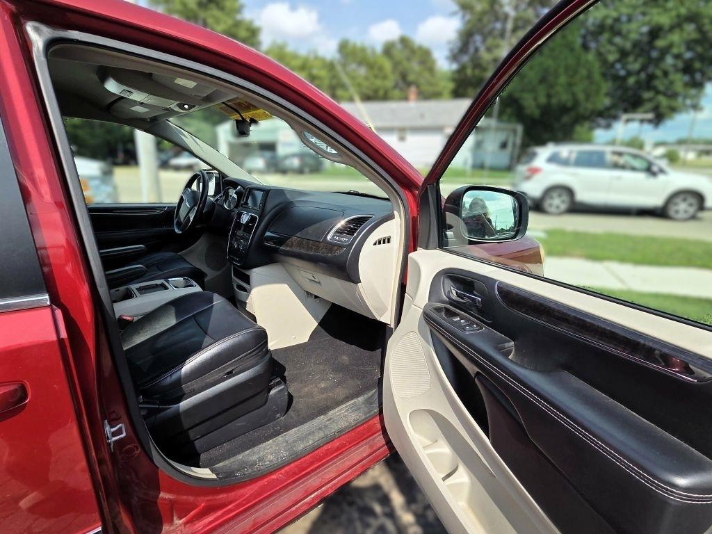 Chrysler Town & Country Touring 2014