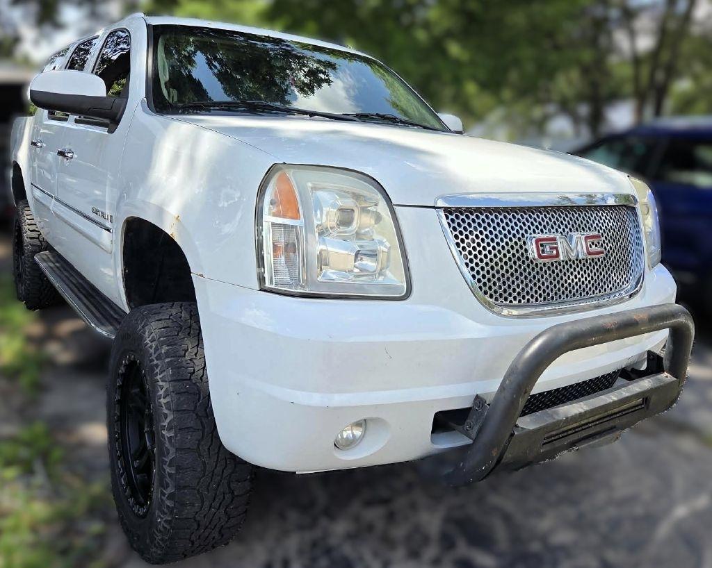 GMC Yukon Denali XL AWD 2008