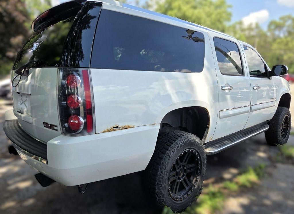 GMC Yukon Denali XL AWD 2008