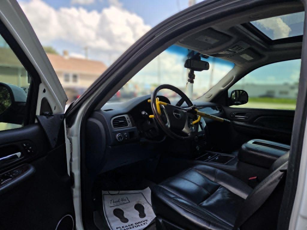 GMC Yukon Denali XL AWD 2008