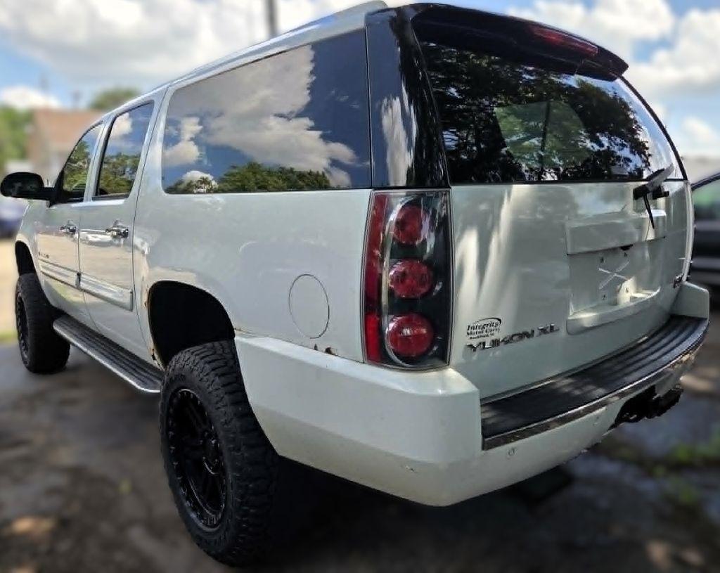 GMC Yukon Denali XL AWD 2008
