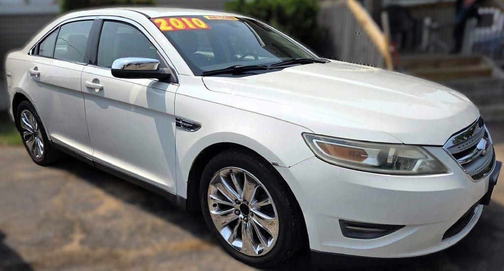Ford Taurus Limited FWD 2010