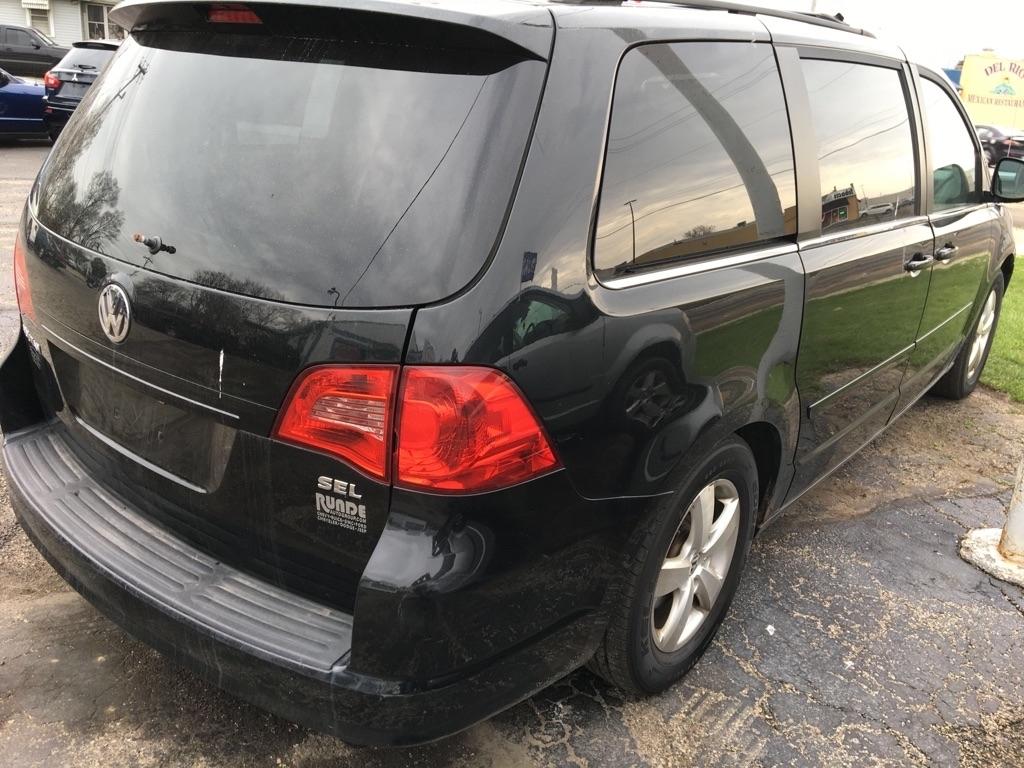 Volkswagen Routan SEL 2009