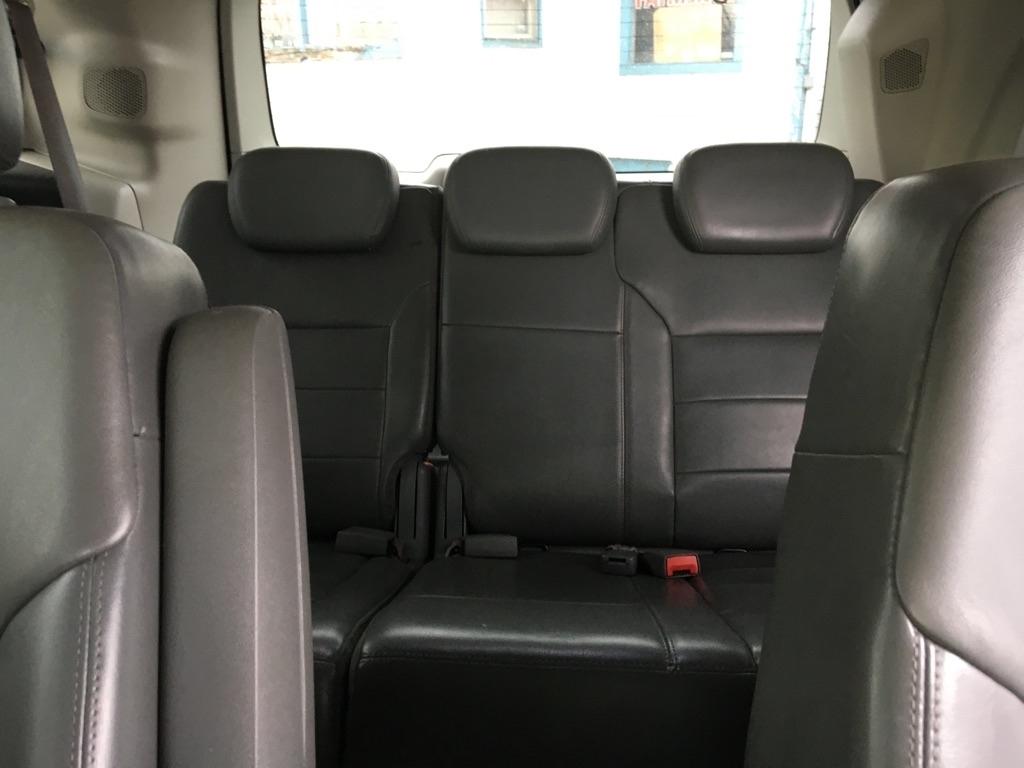 Volkswagen Routan SEL 2009