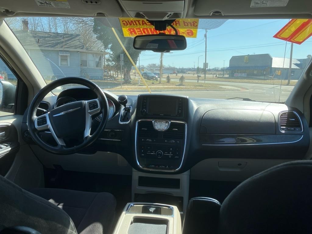 Chrysler Town & Country Touring 2011