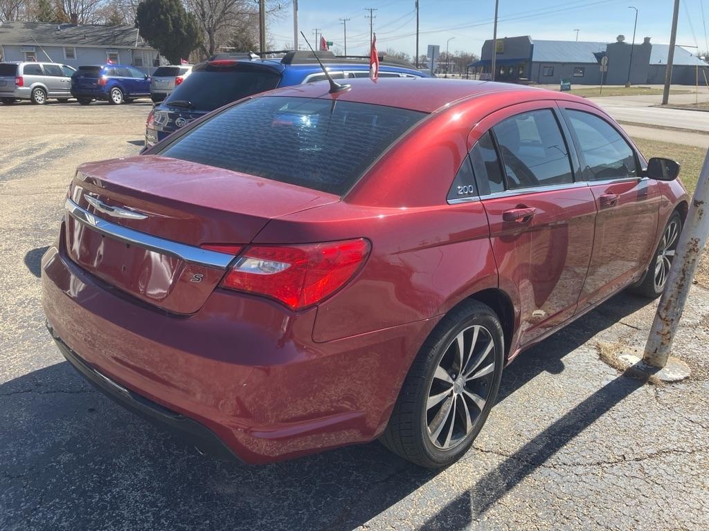 Chrysler 200 S 2011
