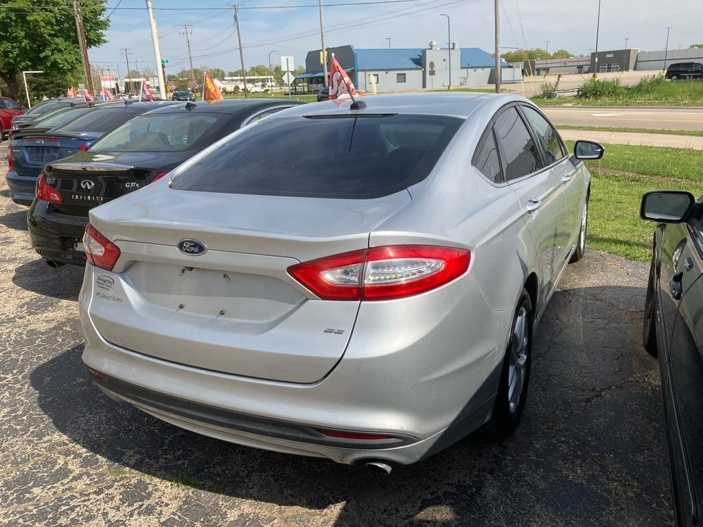 Ford Fusion SE 2015