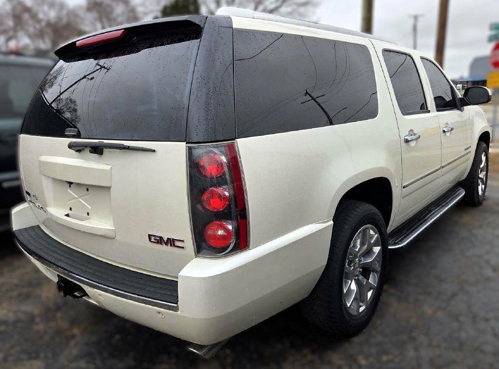 GMC Yukon Denali XL 4WD 2012