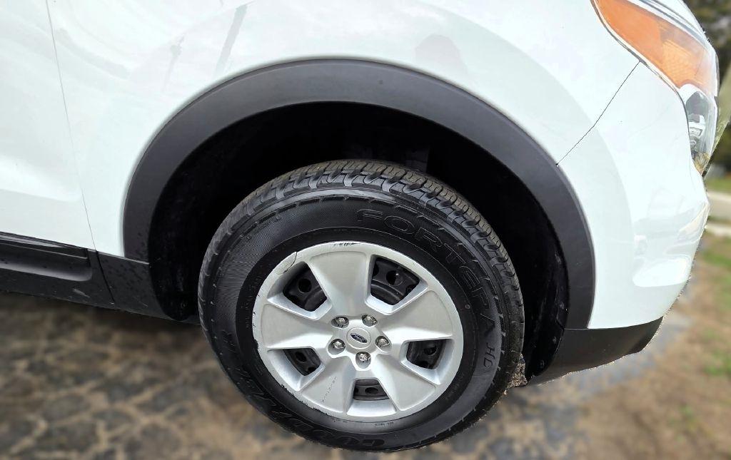 Ford Explorer Base 4WD 2013