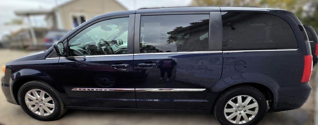 Chrysler Town & Country Touring 2013