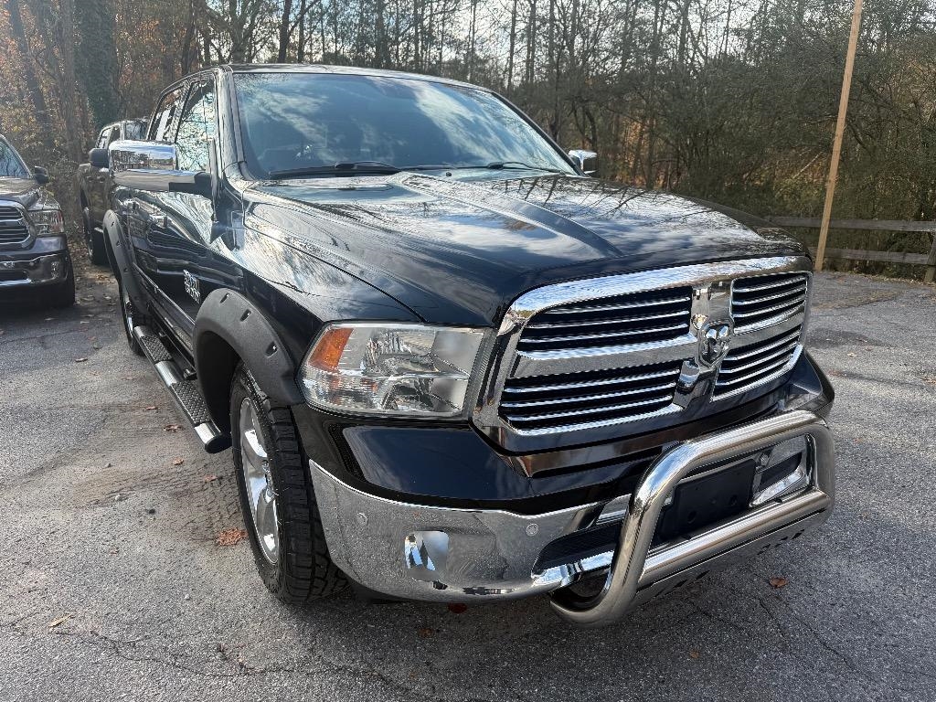 2015 RAM 1500 2WD Crew Cab 140.5" Big Horn