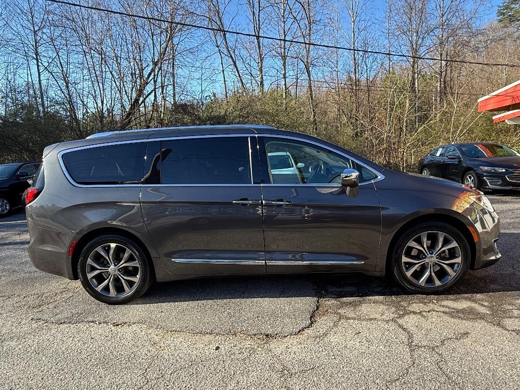 Chrysler Pacifica Limited FWD 2018