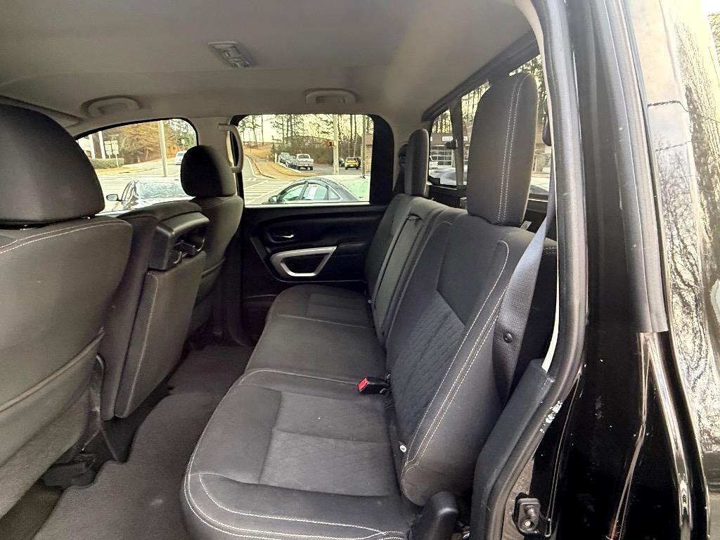 Nissan Titan 4x2 Crew Cab SV 2018