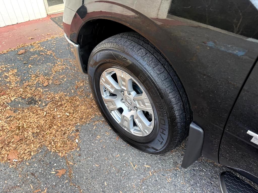 Nissan Titan 4x2 Crew Cab SV 2018