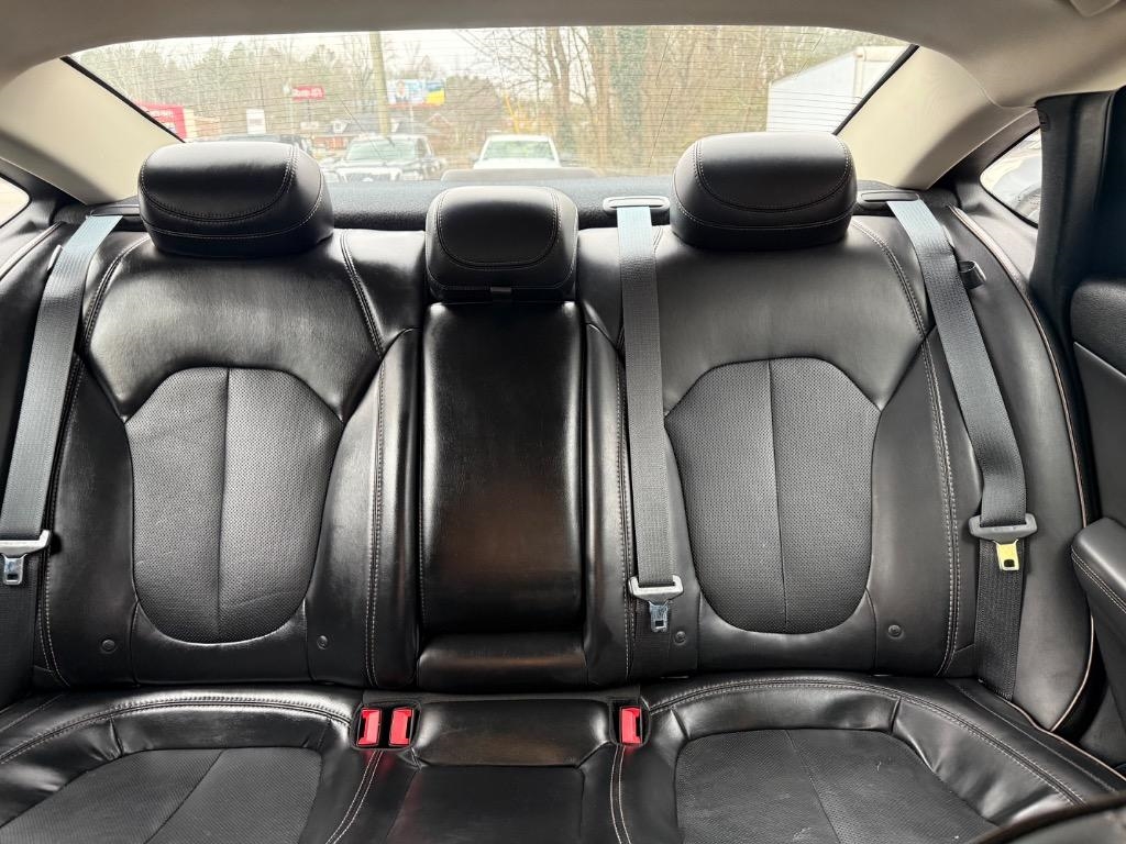 Chrysler 200 4dr Sdn C FWD 2015