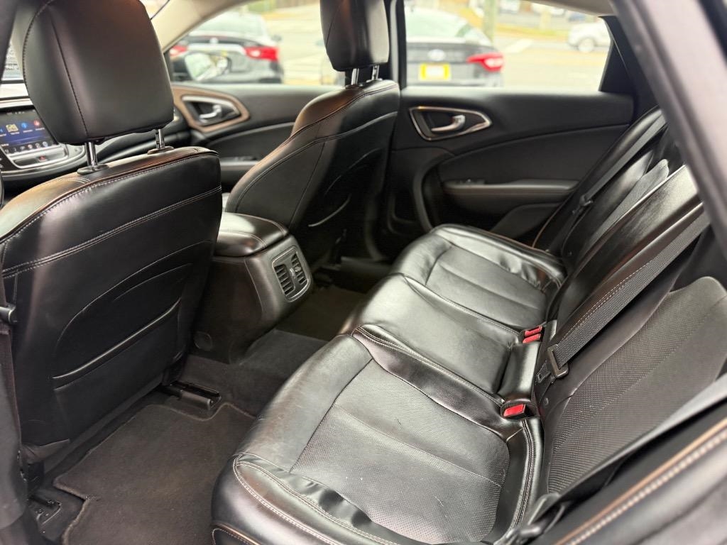 Chrysler 200 4dr Sdn C FWD 2015