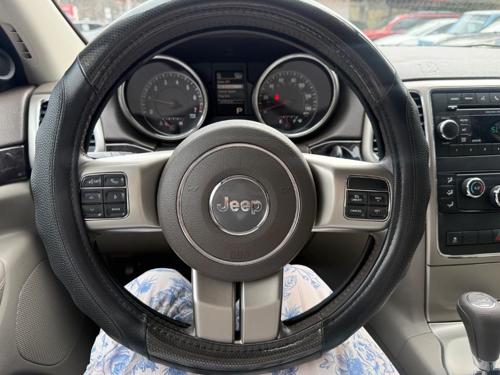 Jeep Grand Cherokee RWD 4dr Laredo 2012