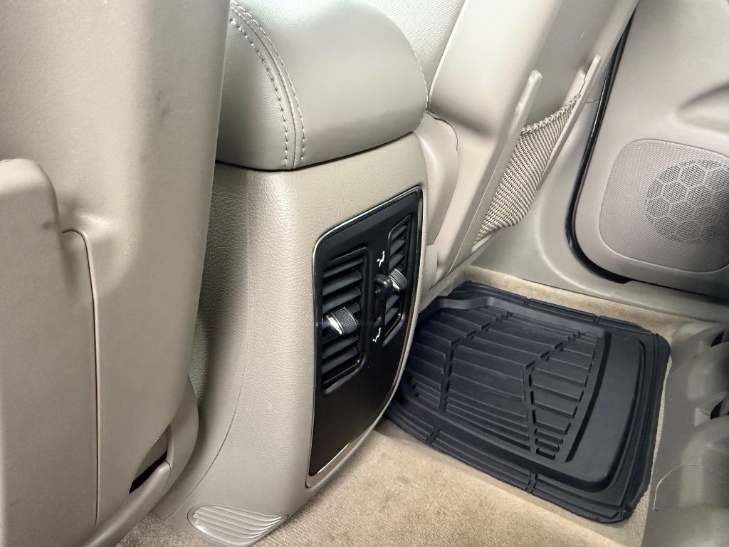 Jeep Grand Cherokee RWD 4dr Laredo 2012