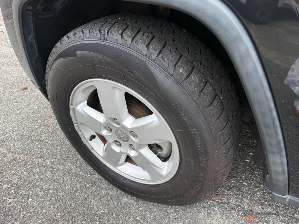 Jeep Grand Cherokee RWD 4dr Laredo 2012