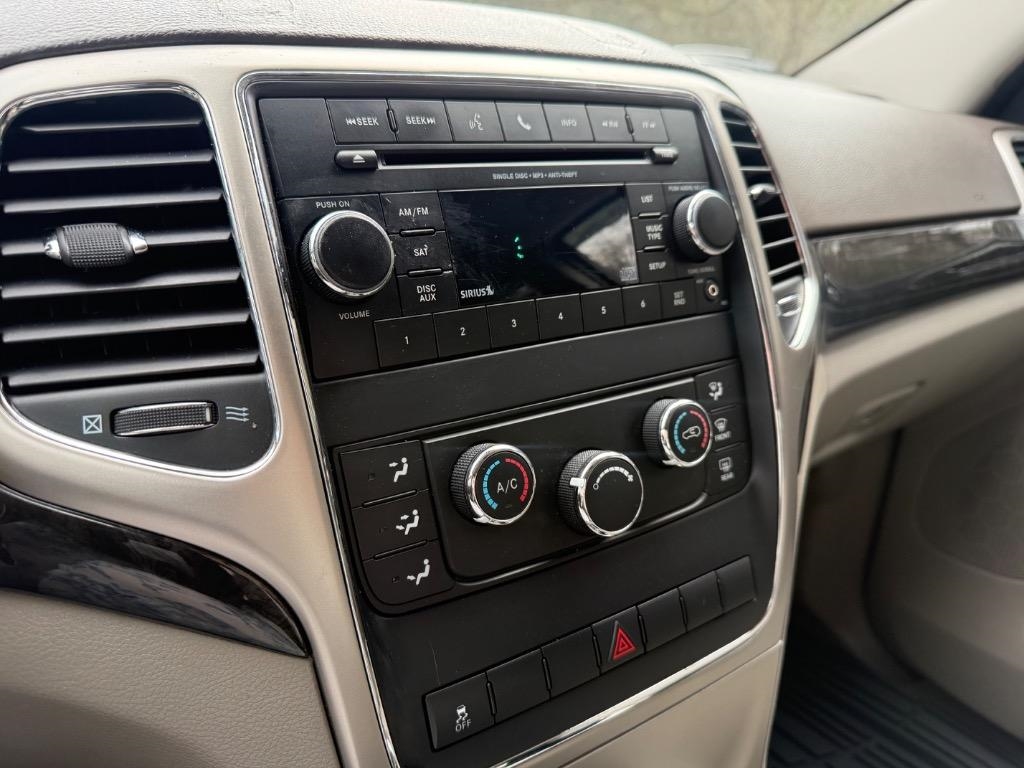 Jeep Grand Cherokee RWD 4dr Laredo 2012