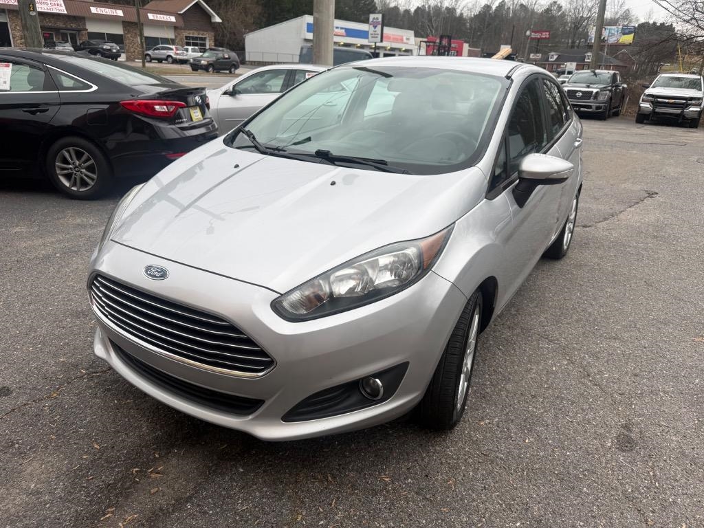 2015 Ford Fiesta 4dr Sdn SE
