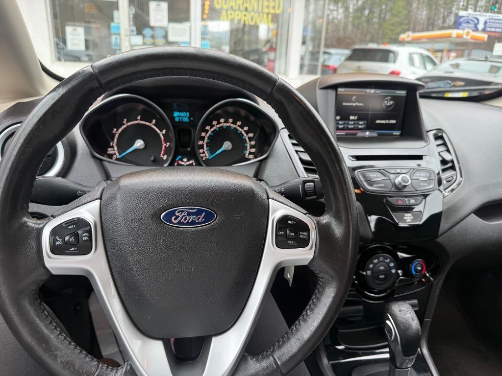 Ford Fiesta 4dr Sdn SE 2015