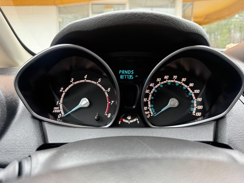 Ford Fiesta 4dr Sdn SE 2015