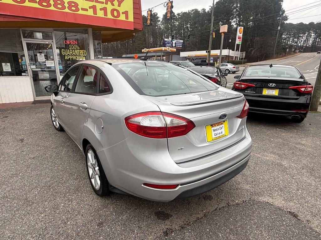 Ford Fiesta 4dr Sdn SE 2015