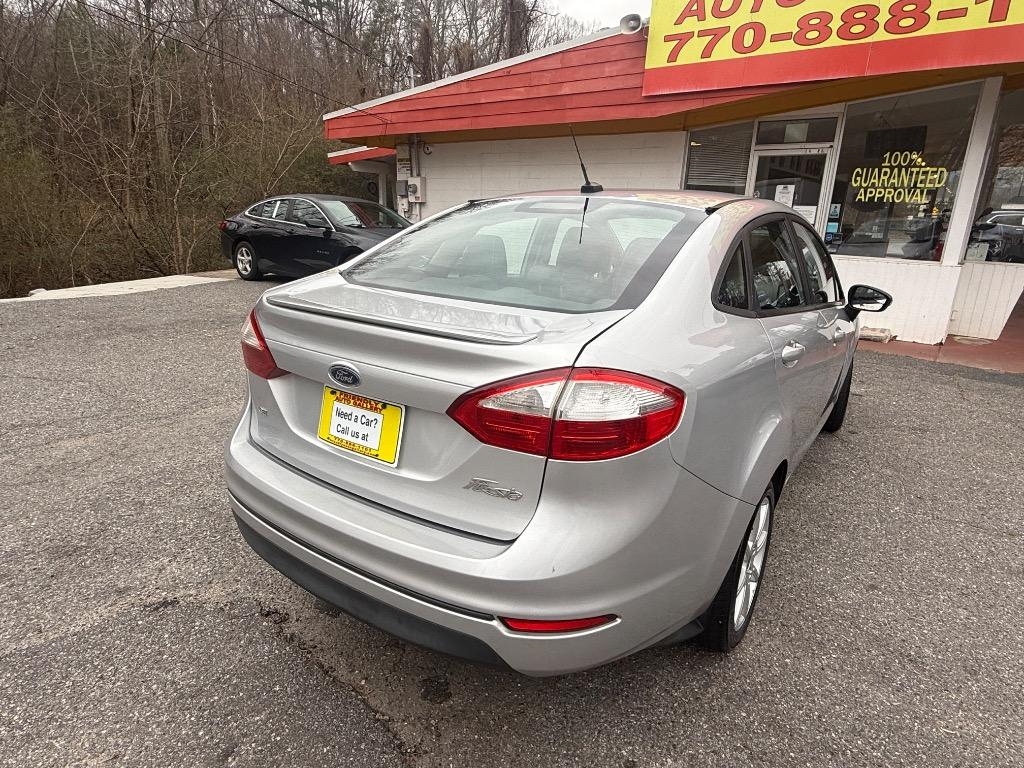 Ford Fiesta 4dr Sdn SE 2015