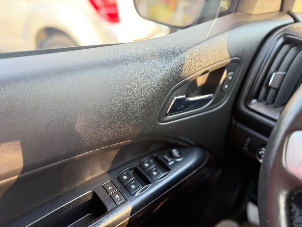 GMC Canyon 4WD Crew Cab 128.3" SLE 2017