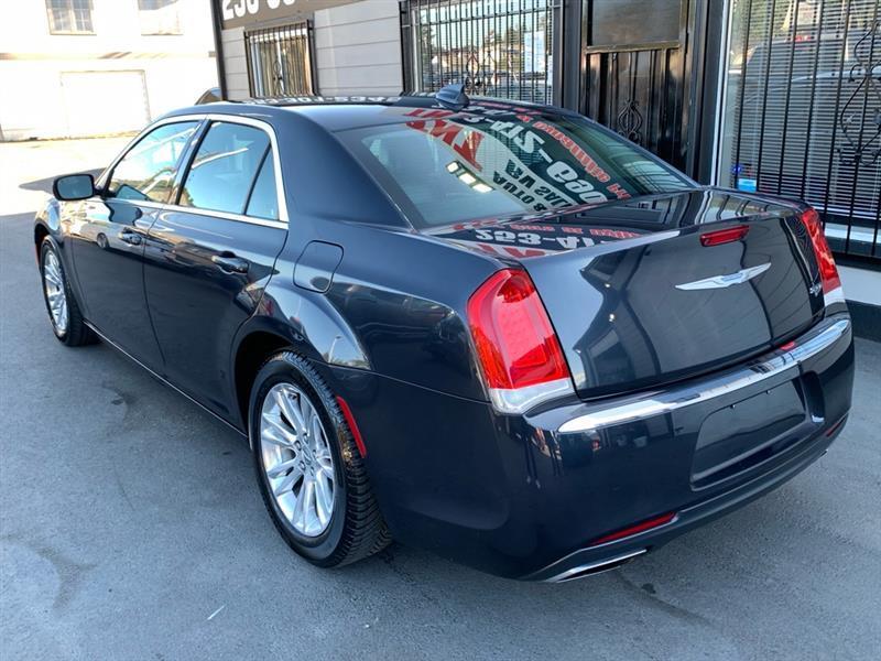 Chrysler 300 Limited RWD 2017
