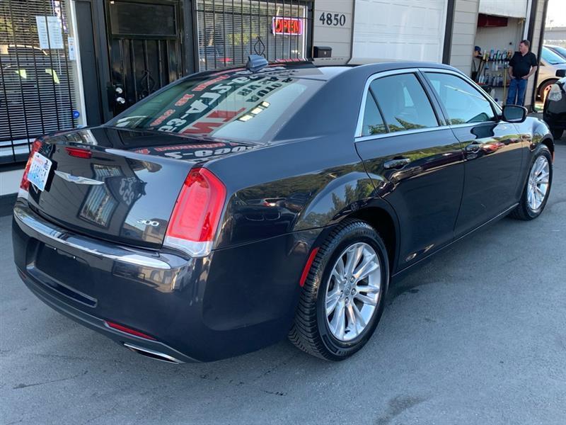 Chrysler 300 Limited RWD 2017