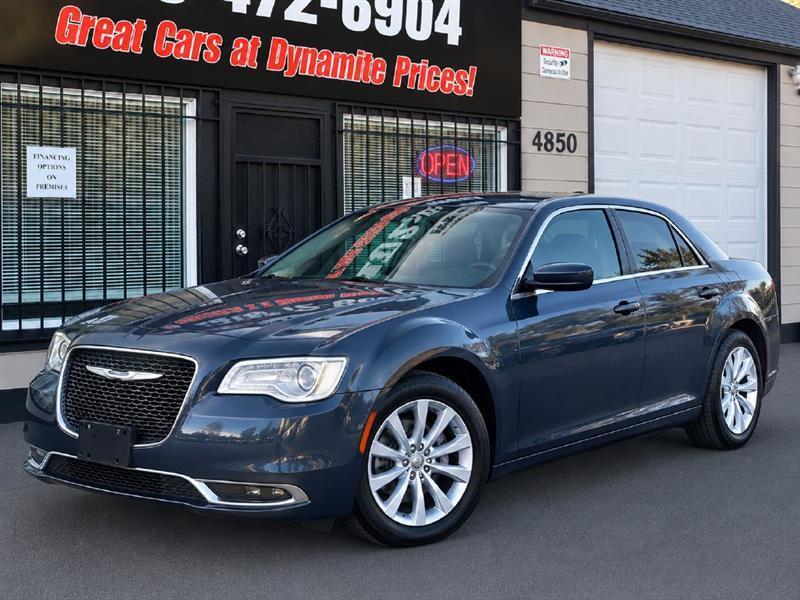 2017 Chrysler 300 Limited RWD