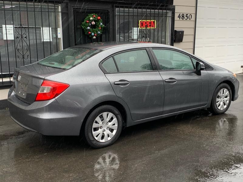 Honda Civic LX Sedan 5-Speed AT 2012